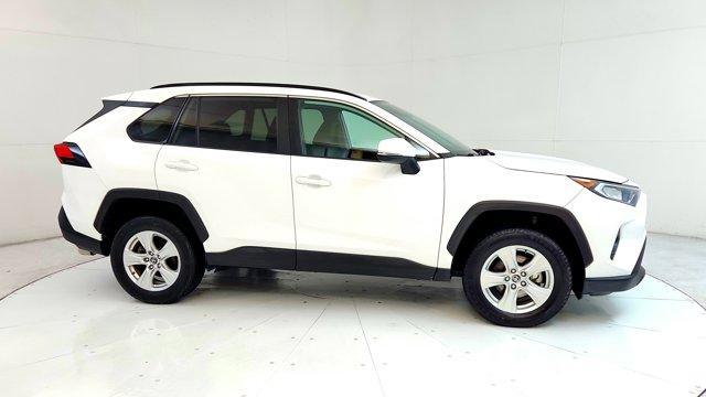 Photo of 2021 White Toyota RAV4