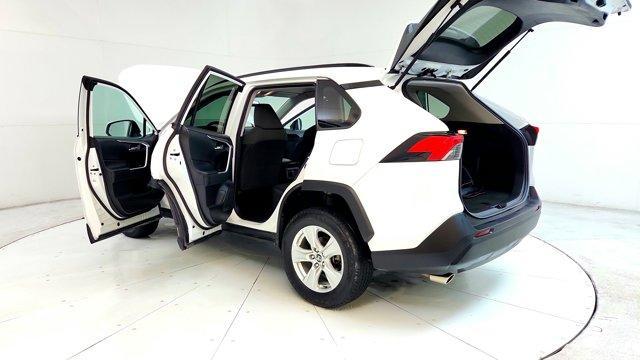 Photo of 2021 White Toyota RAV4