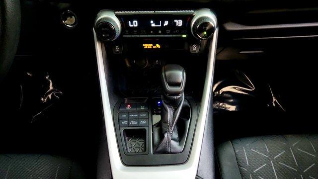 Photo of 2021 White Toyota RAV4
