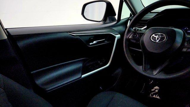 Photo of 2021 White Toyota RAV4