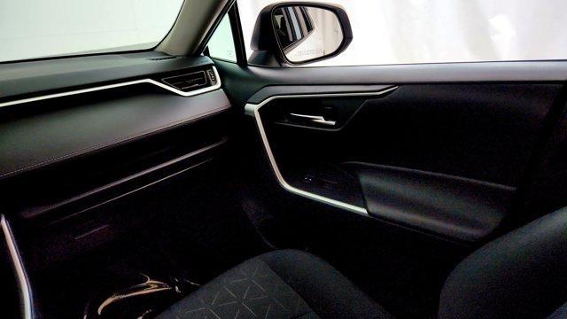 Photo of 2021 White Toyota RAV4