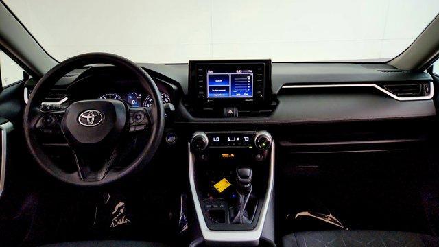 Photo of 2021 White Toyota RAV4