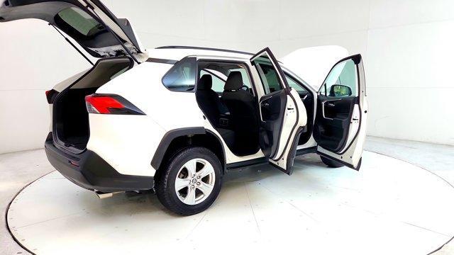 Photo of 2021 White Toyota RAV4