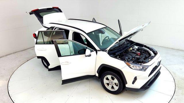 Photo of 2021 White Toyota RAV4