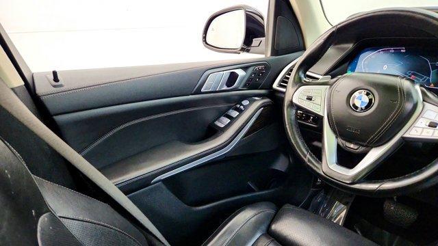 Photo of 2021 Gray BMW X7