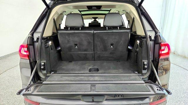 Photo of 2021 Gray BMW X7