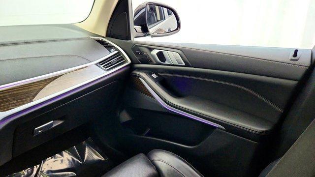 Photo of 2021 Gray BMW X7