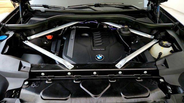 Photo of 2021 Gray BMW X7