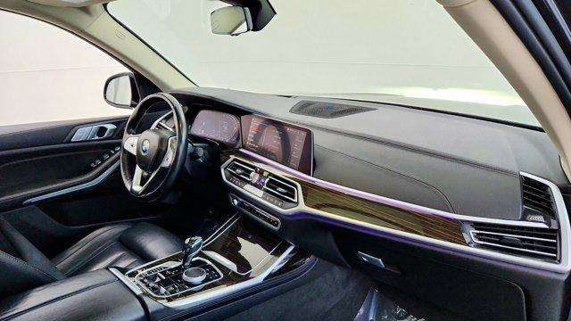 Photo of 2021 Gray BMW X7