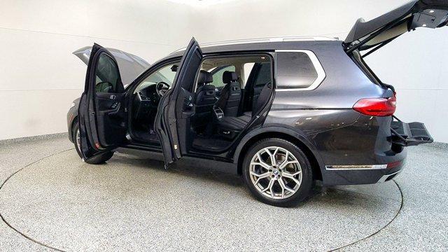 Photo of 2021 Gray BMW X7