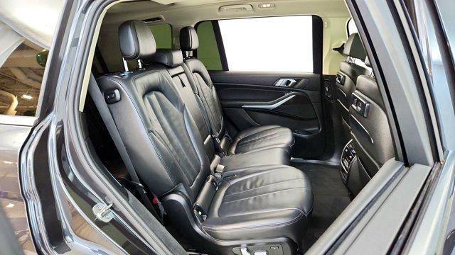 Photo of 2021 Gray BMW X7