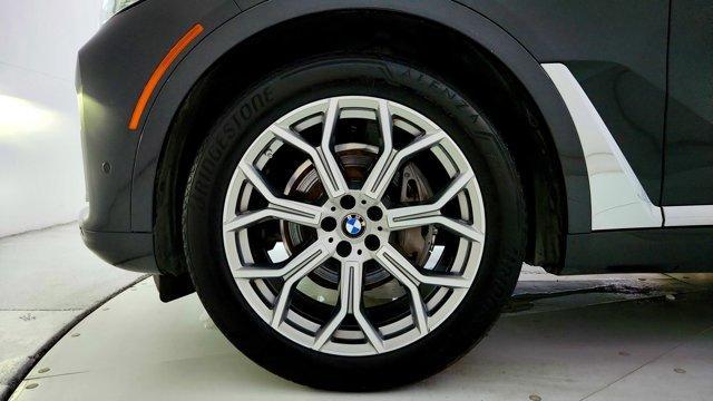 Photo of 2021 Gray BMW X7
