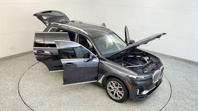 Photo of 2021 Gray BMW X7
