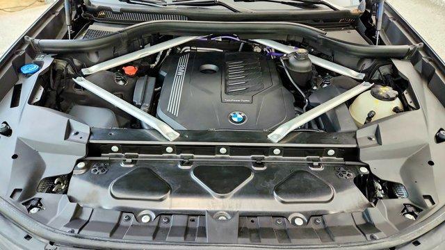 Photo of 2021 Gray BMW X7