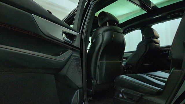 Photo of 2022 Black Acura MDX