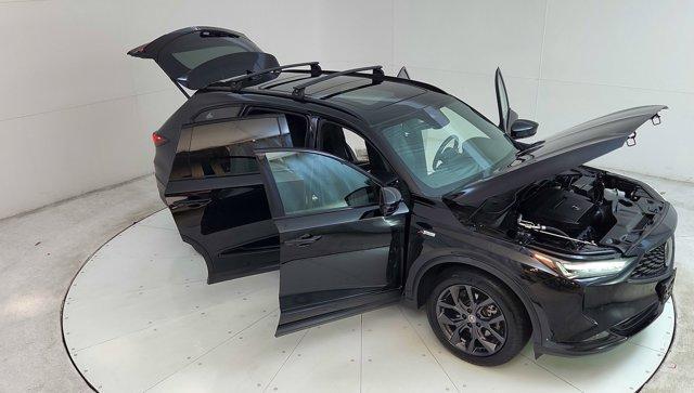 Photo of 2022 Black Acura MDX