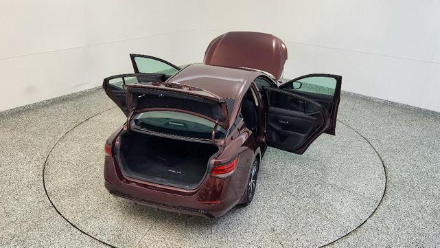 Photo of 2021 Rosewood Metallic Nissan Sentra