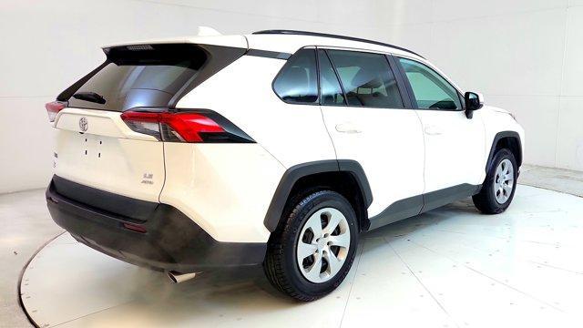 Photo of 2021 White Toyota RAV4