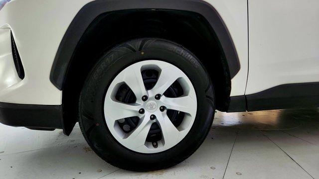 Photo of 2021 White Toyota RAV4