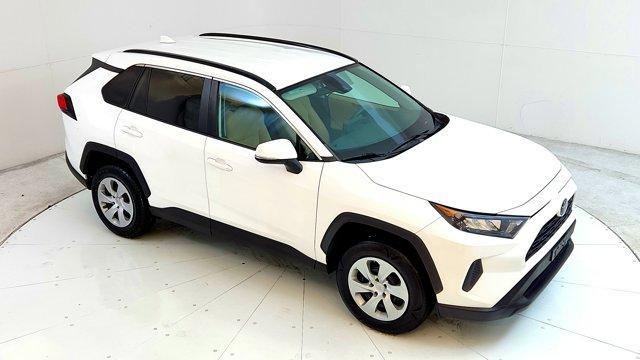 Photo of 2021 White Toyota RAV4