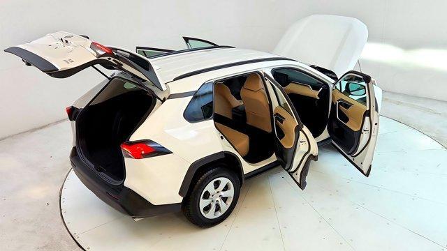 Photo of 2021 White Toyota RAV4