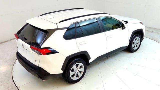 Photo of 2021 White Toyota RAV4