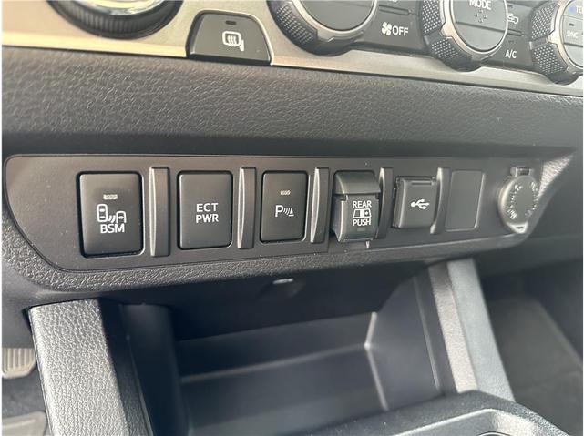 Photo of 2021 White Toyota Tacoma