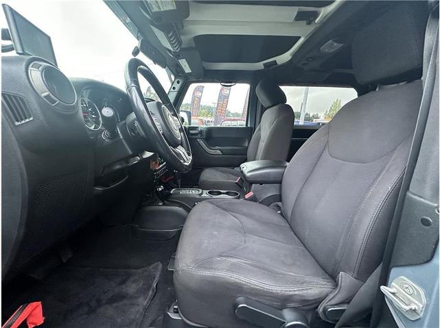 Photo of 2015 Frozen Blue Jeep Wrangler
