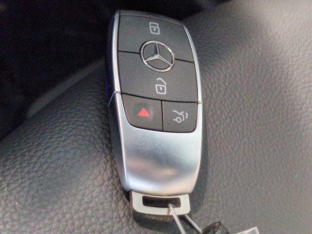 Photo of 2024 Black Mercedes-Benz GLB 250