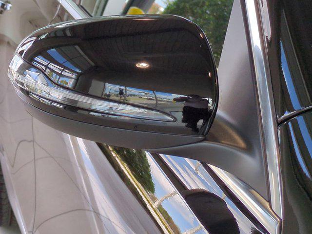 Photo of 2024 Black Mercedes-Benz GLB 250