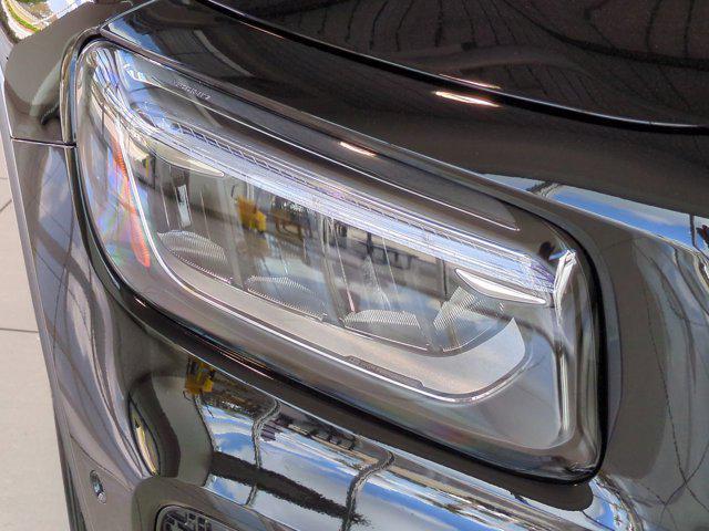Photo of 2024 Black Mercedes-Benz GLB 250