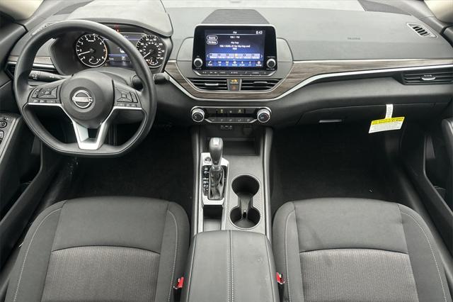 Photo of 2025 Black Nissan Altima