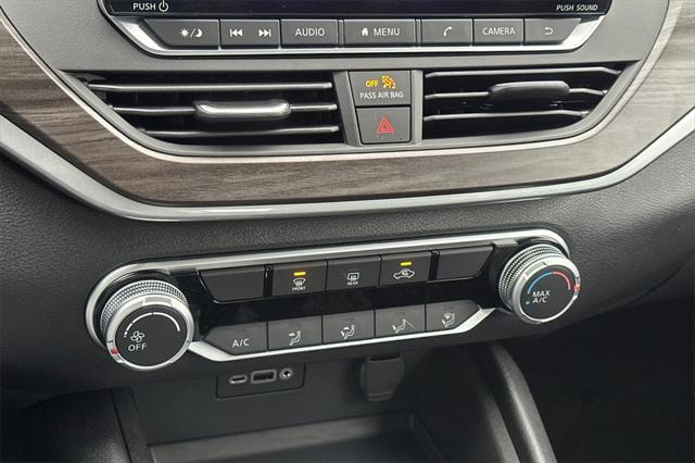 Photo of 2025 Black Nissan Altima