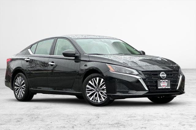 Photo of 2025 Black Nissan Altima
