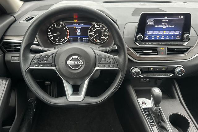 Photo of 2025 Black Nissan Altima
