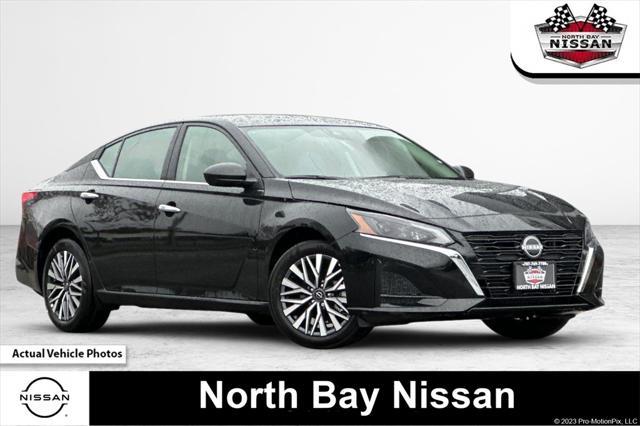 Photo of 2025 Black Nissan Altima