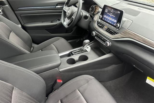 Photo of 2025 Black Nissan Altima