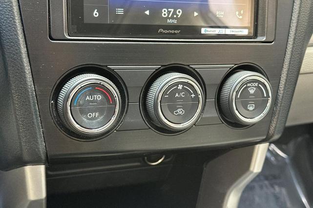 Photo of 2014 Dark Gray Metallic Subaru Forester