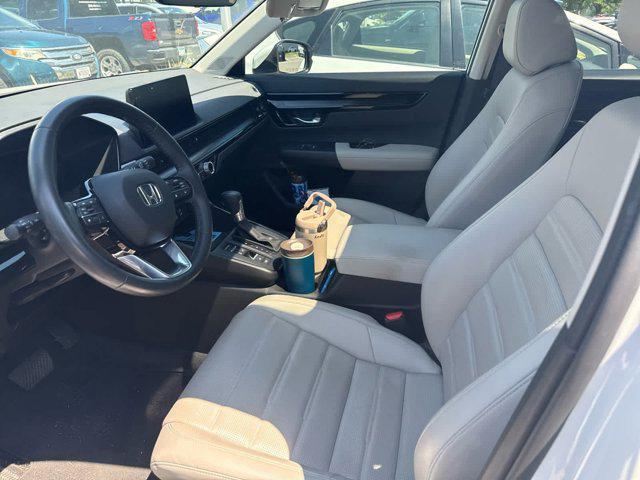 Photo of 2024 Platinum White Pearl Honda CR-V
