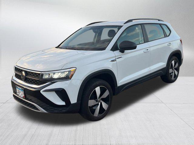 Photo of 2023 Pure White Volkswagen Taos