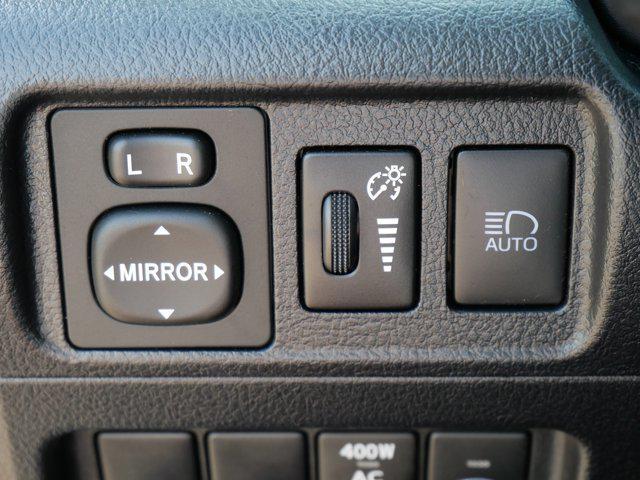 Photo of 2022 White Toyota 4Runner