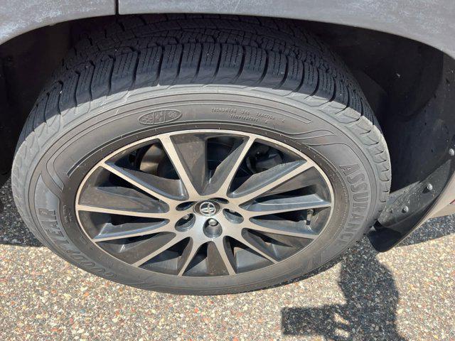 Photo of 2017 Salsa Red Pearl Toyota Highlander