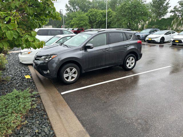 Photo of 2014 Magnetic Gray Metallic Toyota RAV4