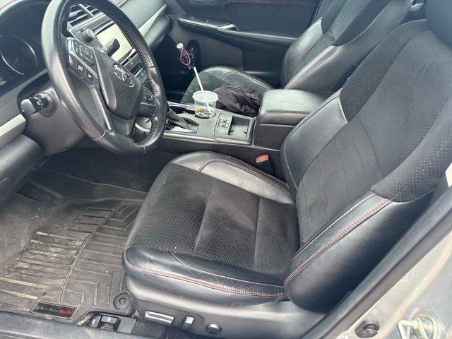 Photo of 2016 Celestial Silver Metallic Toyota Camry
