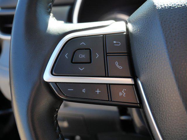 Photo of 2022 Midnight Black Metallic Toyota Highlander Hybrid