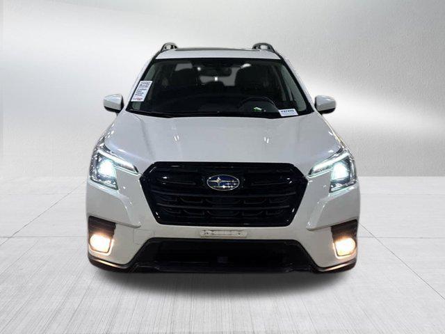 Photo of 2023 Crystal White Pearl Subaru Forester