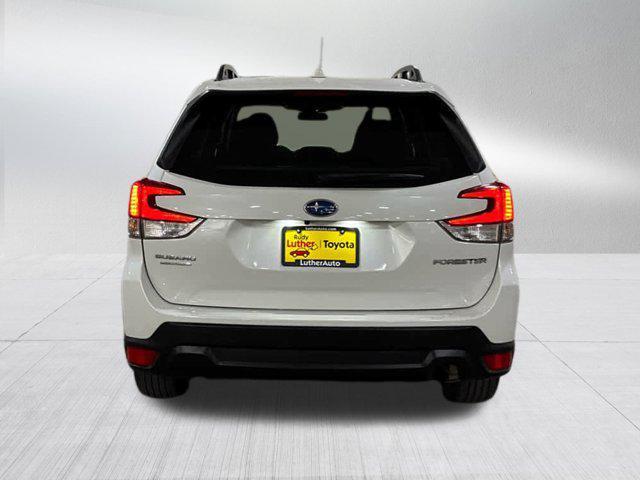 Photo of 2023 Crystal White Pearl Subaru Forester
