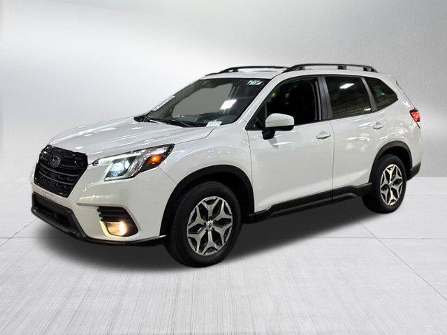 Photo of 2023 Crystal White Pearl Subaru Forester