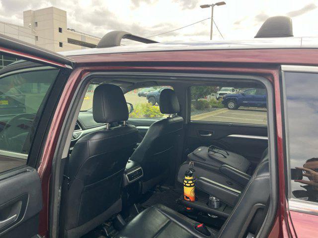 Photo of 2016 Ooh La La Rouge Mica Toyota Highlander
