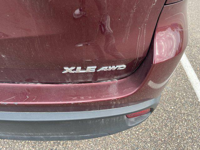 Photo of 2016 Ooh La La Rouge Mica Toyota Highlander